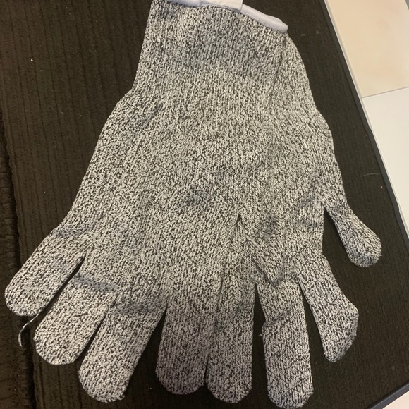 High Resistant Gloves - Picture 4 of 4